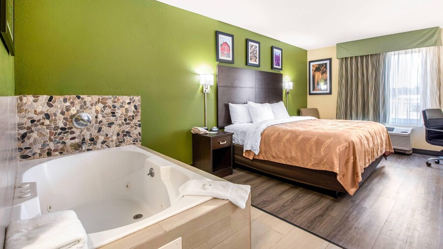 Quality Inn & Suites Brandenburg - Fort Knox