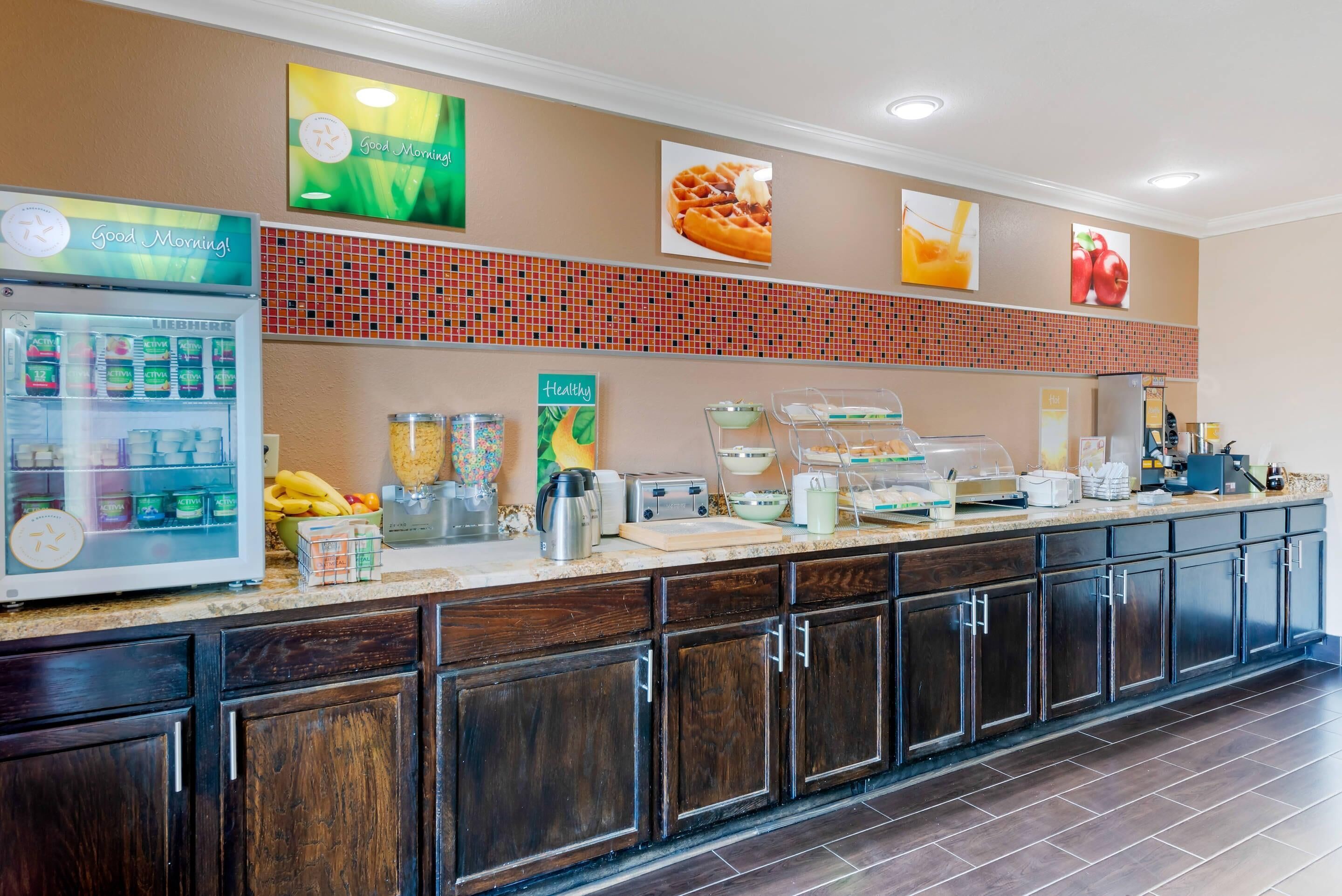 free daily continental breakfast