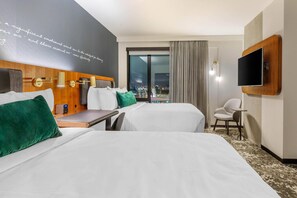 Premium bedding, pillowtop beds, in-room safe, desk - Cambria Hotel Boston Downtown - Seaport (Boston)