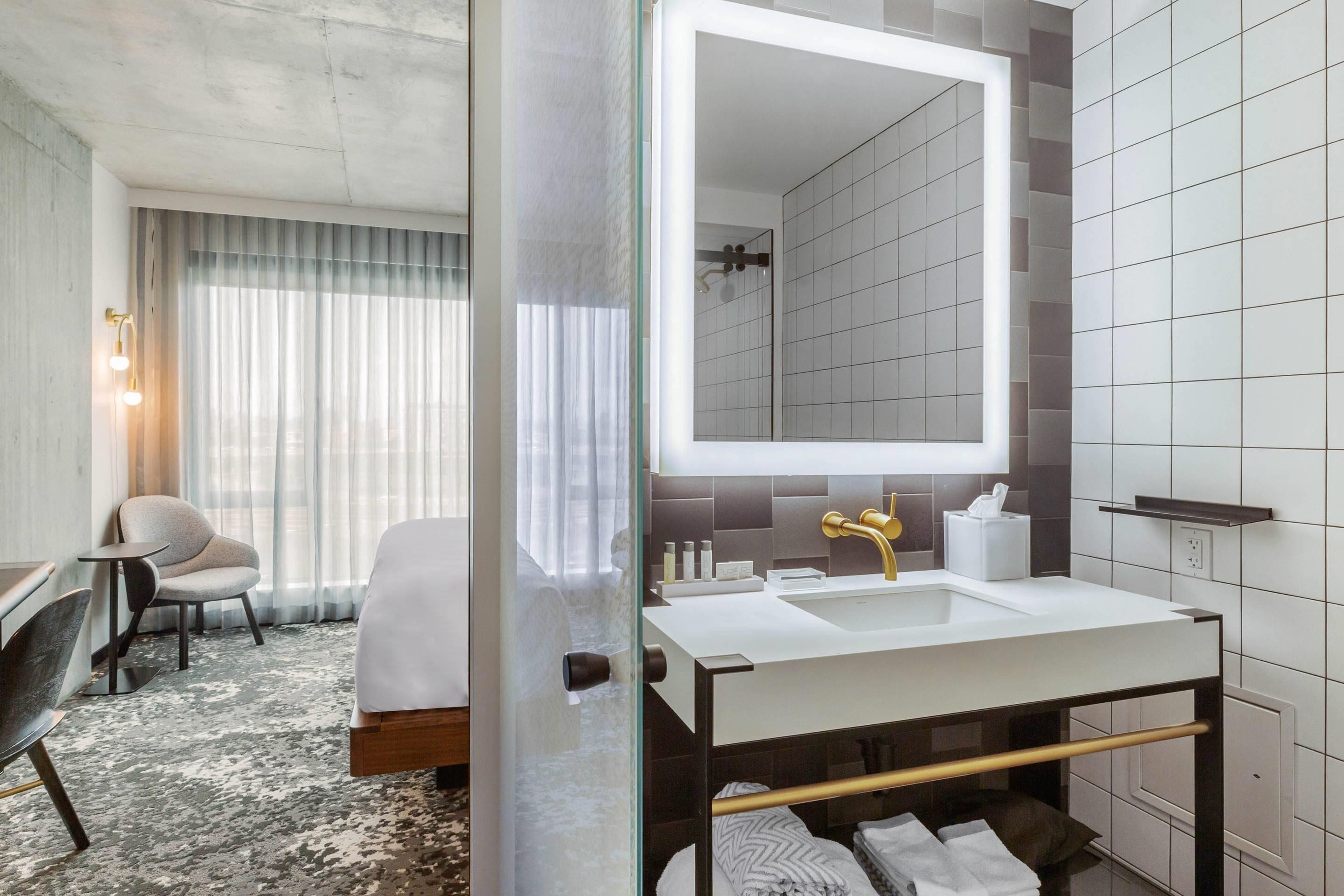 premium bedding, pillow-top beds, in-room safe, desk