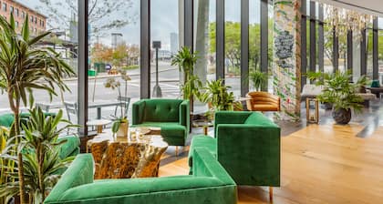 Cambria Hotel Boston Downtown - Seaport