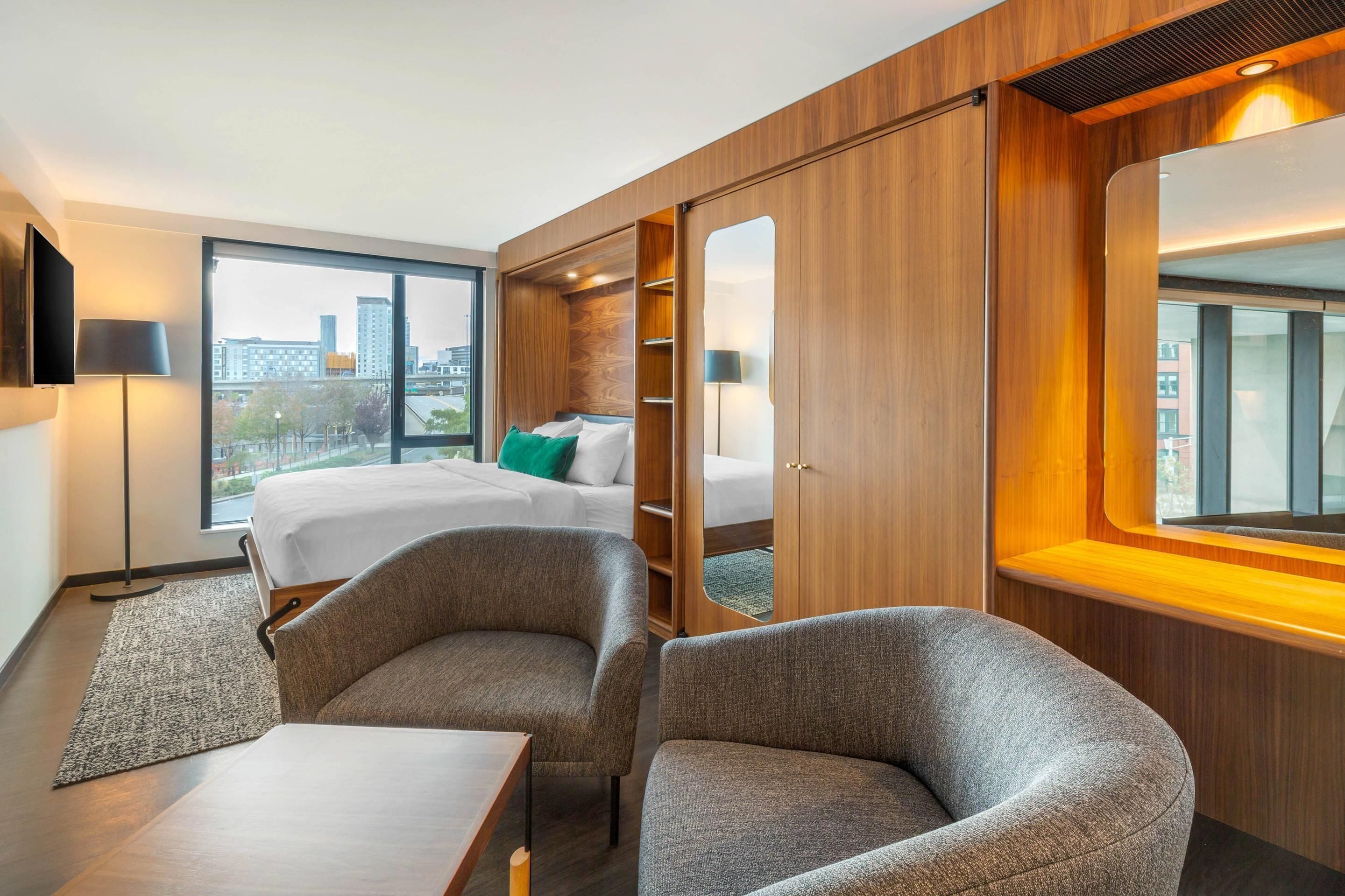 premium bedding, pillow-top beds, in-room safe, desk