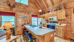 Cabin, Multiple Beds, Non Smoking | Private kitchen | Coffee/tea maker, full-size fridge, microwave, oven - Bear Foot Ridge (Mineral Bluff)