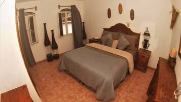 Fer et planche Ă repasser, draps fournis