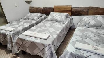 Demi-Suíte Arara-azul - Pousada Quinta dos Quintais | 1 quarto, roupas de cama premium, individualmente decorados