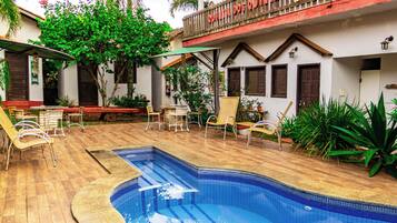 Outdoor pool, pool umbrellas