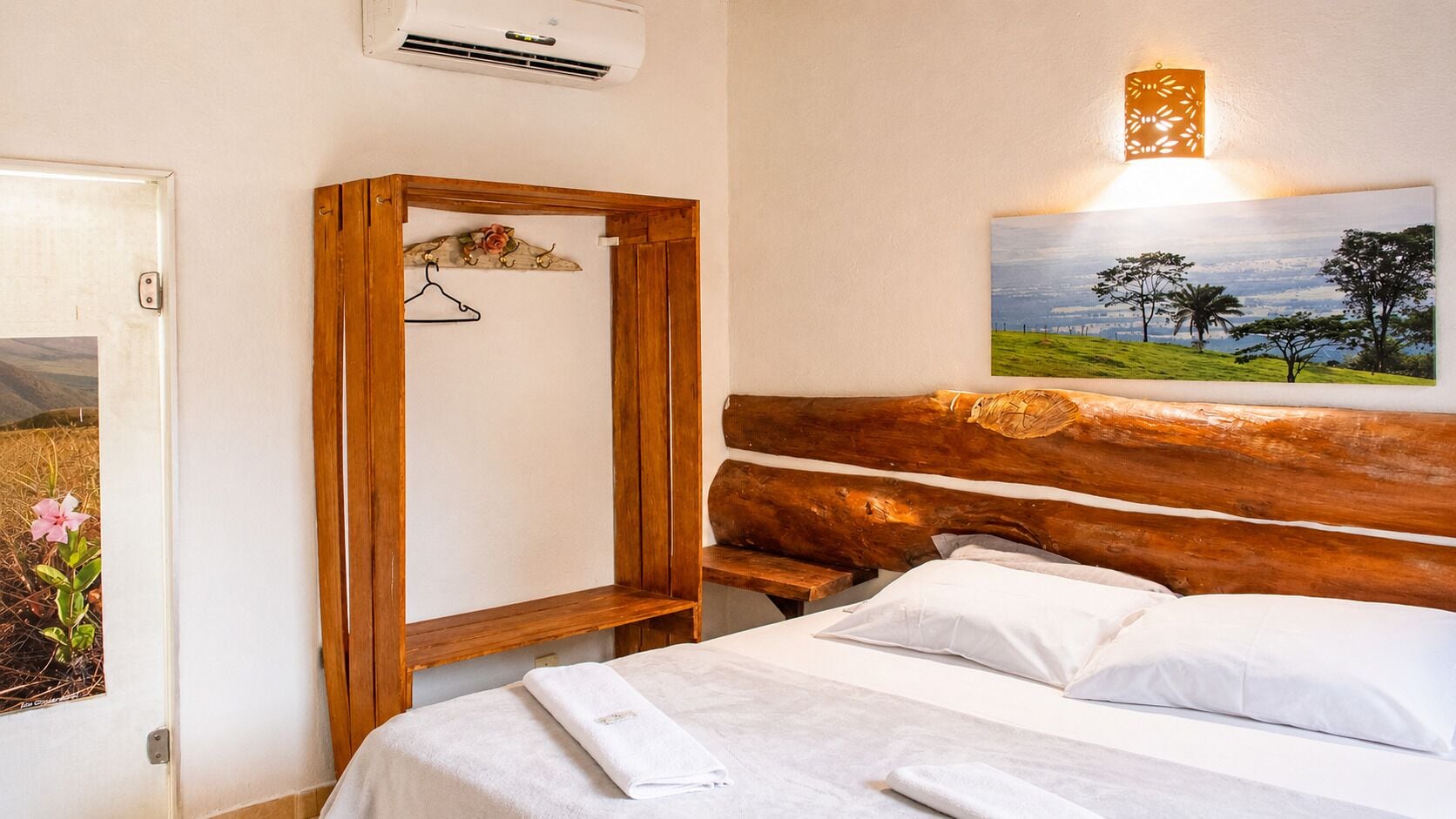 Suíte Ipê amarelo - Pousada Quinta dos Quintais | Premium bedding, iron/ironing board (on request), WiFi (free)