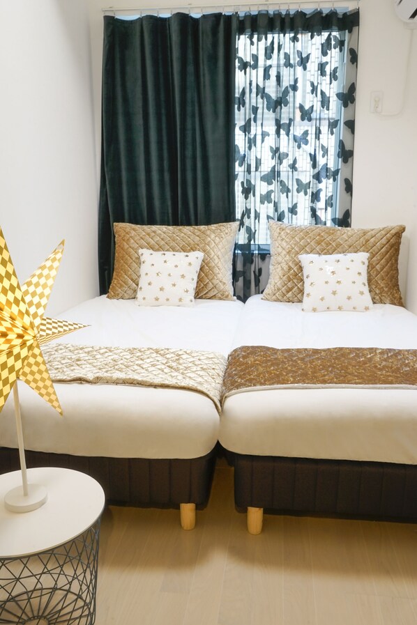 Zweibettzimmer | 2 Schlafzimmer, Schreibtisch, kostenloses WLAN, Bettwäsche