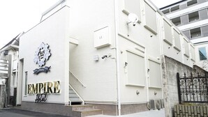 施設の正面