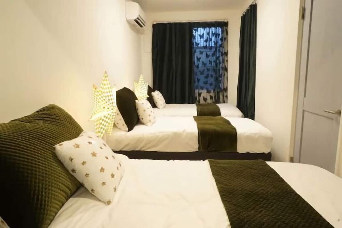 2 bedrooms, desk, free WiFi, bed sheets