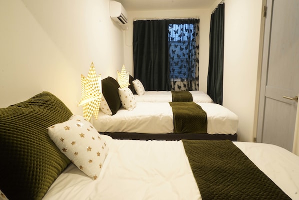2 bedrooms, desk, free WiFi, bed sheets