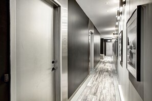 Interior - THE MODERN CHIC | Two-Bedroom Loft w. Terrace (Montréal)