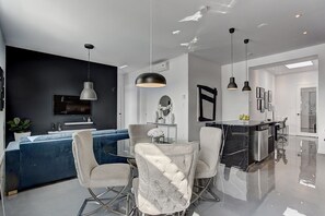 Interior - THE MODERN CHIC | Two-Bedroom Loft w. Terrace (Montréal)