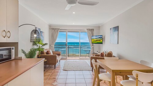 10T Beachfront Apartments