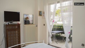 3 bedrooms, iron/ironing board, WiFi, bed sheets - Penthouse flat at Athens Riviera, cheap, chic and close to Athens downtown! (Athens)