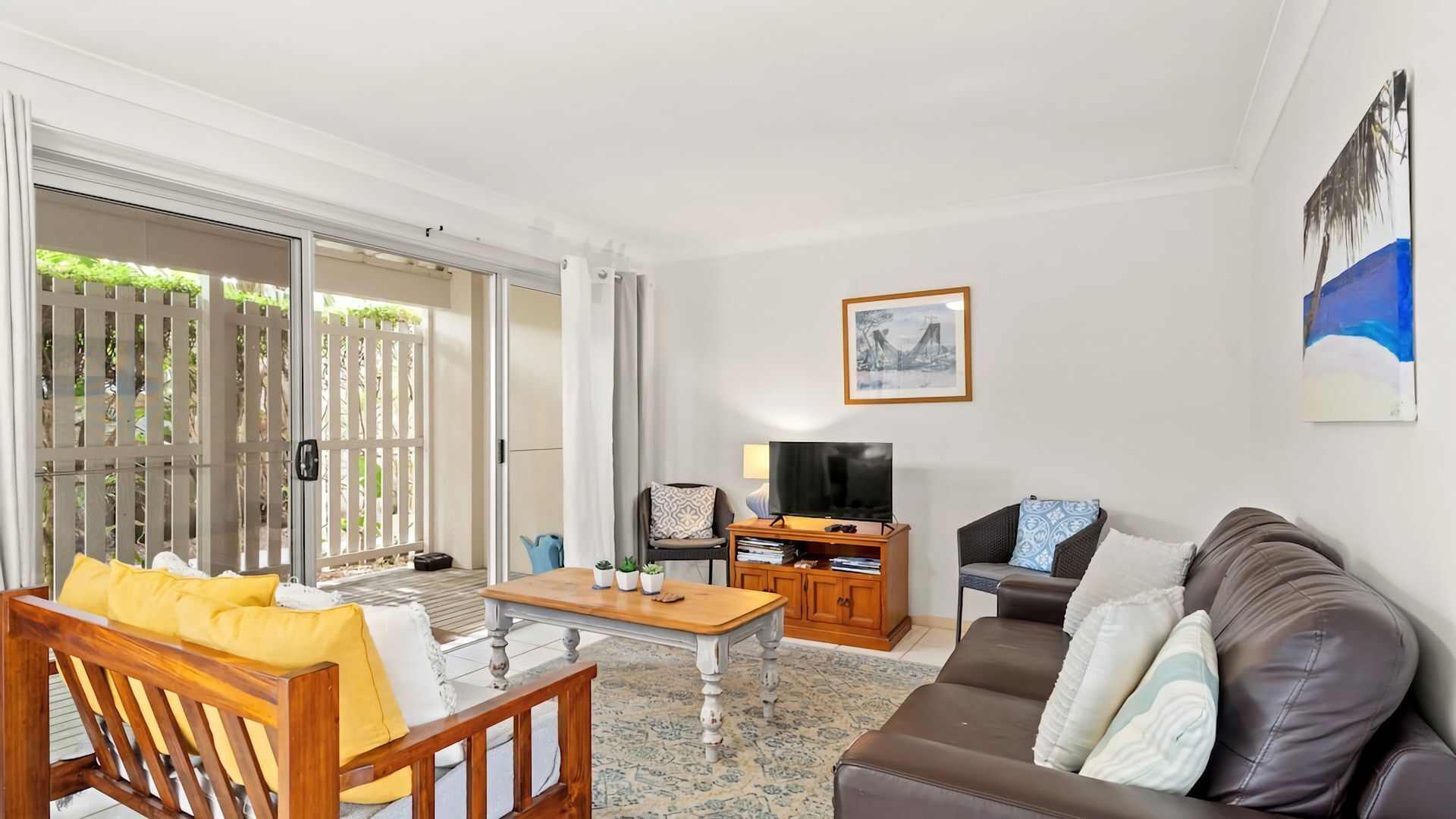 Easy Style Holiday Accommodation Across The Road From The Beach - Lennox Head