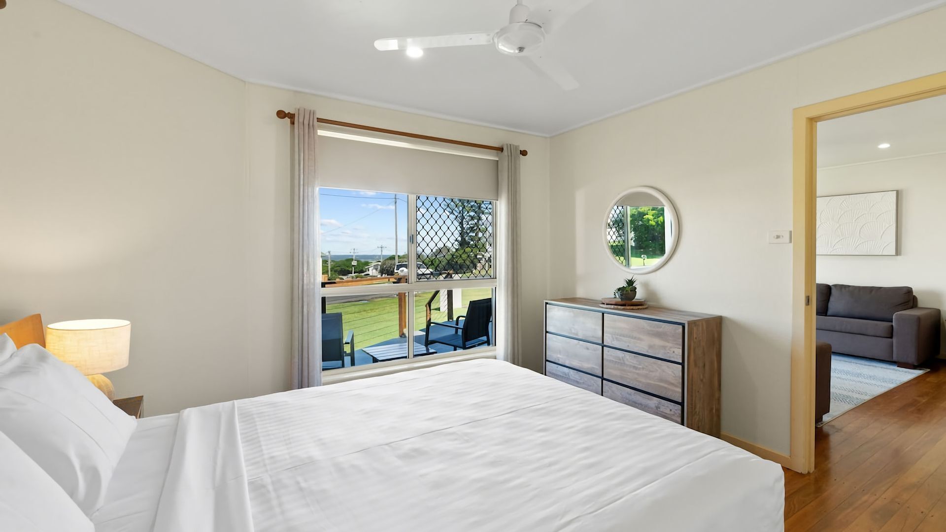 2 bedrooms, iron/ironing board, bed sheets