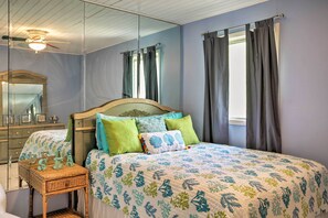 3 bedrooms, iron/ironing board, Internet, bed sheets - St Croix Home w/ Caribbean Views - 1 Mi to Beach (La Vallee)