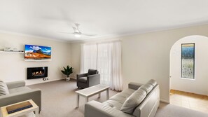 Unclassified image, 2 of 13, button