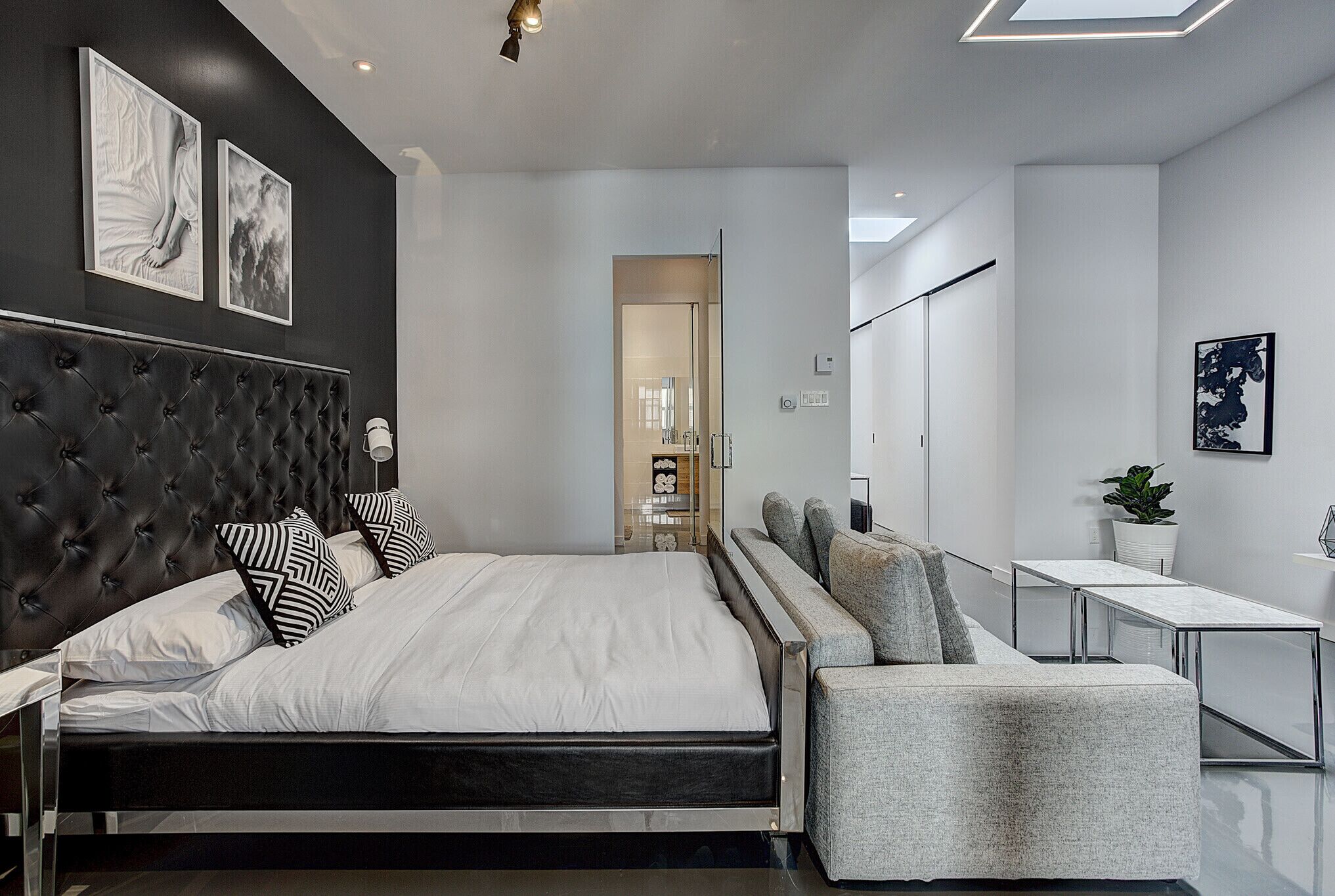 1 chambre, matelas mémoire de forme, fer et planche à repasser