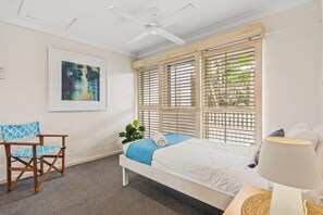 3 bedrooms, iron/ironing board, Internet, bed sheets
