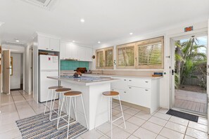 Microwave, stovetop, dishwasher