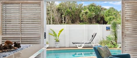 Una piscina cubierta