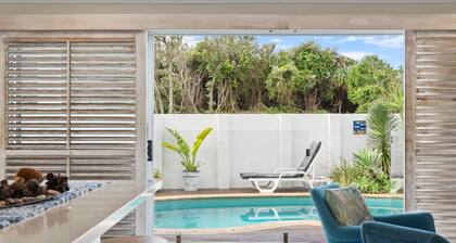 Barefoot in Lennox - Private Plunge Pool & Beach Frontage & Wifi