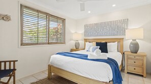 2 bedrooms, free WiFi, bed sheets - Barefoot in Lennox - Single-level Beachfront Oasis with Private Pool (Lennox Head)