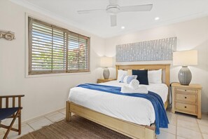 3 bedrooms, iron/ironing board, Internet, bed sheets - Barefoot in Lennox - Beachfront Unit with Private Plunge Pool (Lennox Head)
