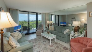 TV, DVD player - Sunset Views in this Remodeled Beachfront Condo, Free WIFI included! South Seas Towers 4 -510 (Marco Island)