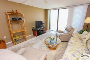 TV, DVD player - SST1-702 Beautifully Renovated Beachfront Condo with all of the Amenities! (Marco Island)