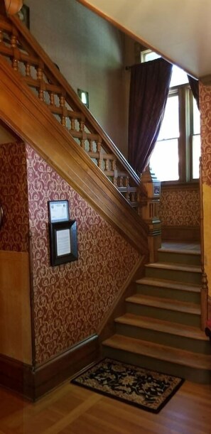 Interior - Historic Victorian Inn Downtown (8 Bed 6 Bath) (Sioux Falls)
