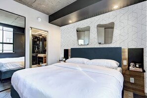 1 bedroom, memory-foam beds, iron/ironing board, travel cot - Airy Loft near Sainte-Catherine St. (Montréal)