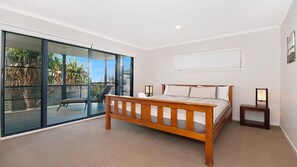3 bedrooms, iron/ironing board, Internet, bed sheets
