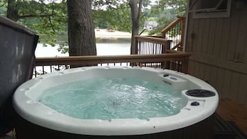 Bain à remous extérieur