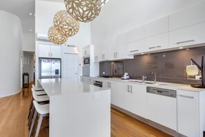 Microwave, stovetop, dishwasher