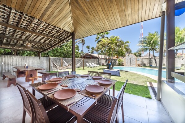 Outdoor dining