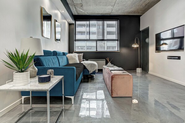 TV, Netflix, streaming services