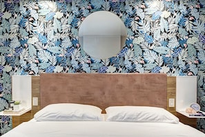 1 chambre, lit avec matelas en mousse à mémoire