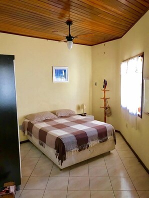 1 bedroom, iron/ironing board - Kitnete Located in the center of Arraial do Cabo Aptos for 4 adults (Praia dos Anjos)