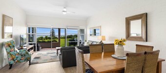 Quarterdeck 18 - Spectacular Ocean Views with Wifi