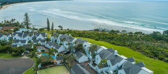 Quarterdeck 18 - Beachfront Apartment