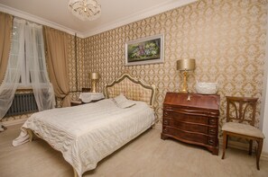 1 chambre, fer et planche à repasser, accès à Internet