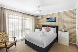 2 bedrooms, iron/ironing board, WiFi, bed sheets