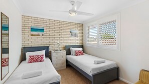 2 chambres, fer et planche à repasser, accès au Wi-Fi (inclus)