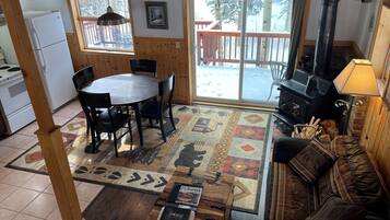 TV, fireplace, DVD player, books