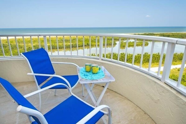 Property grounds - Beachfront unit with southwest to northwest exposures. South Seas Tower 4- 1212 (Marco Island)