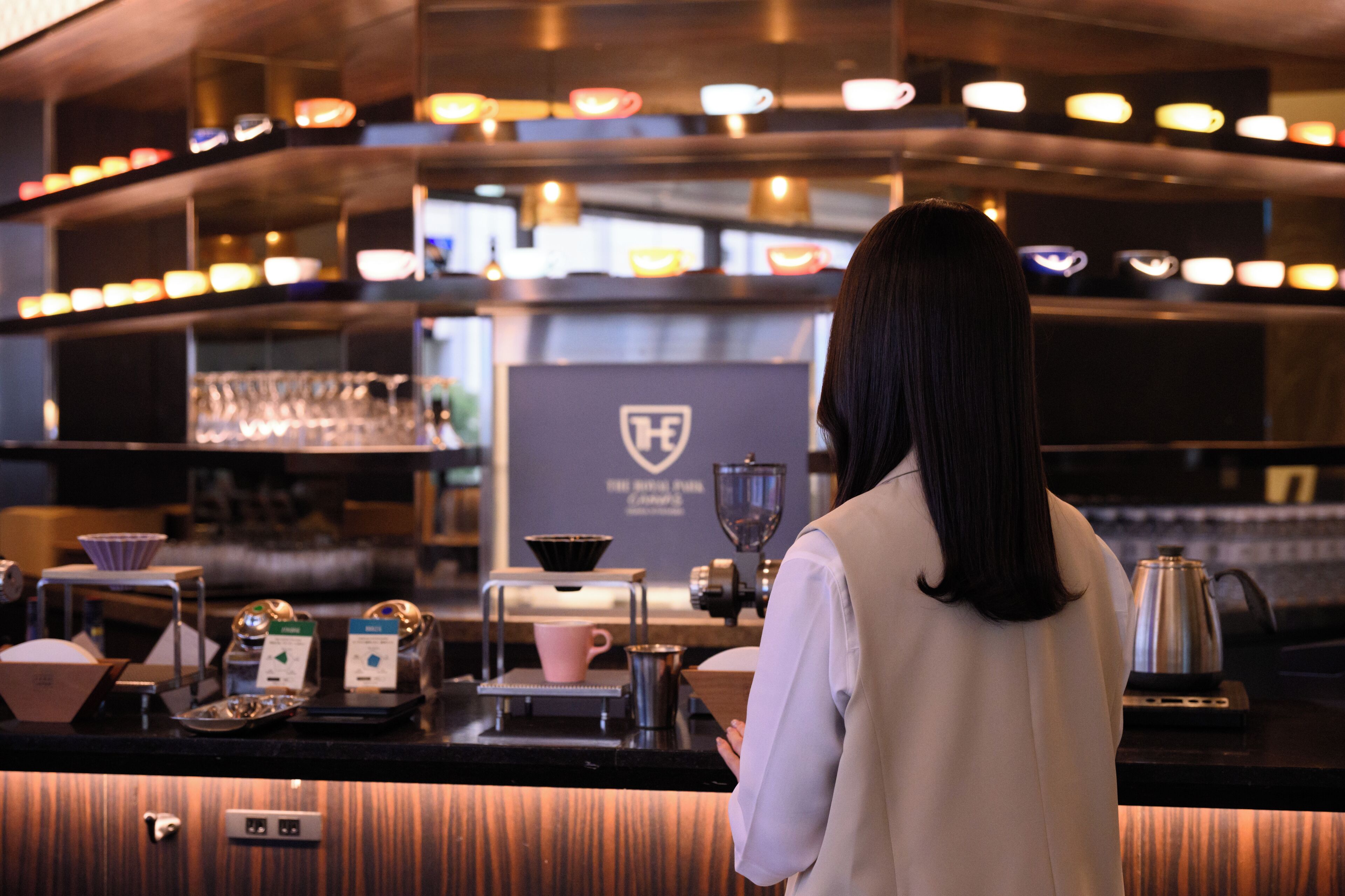 供应早餐和午餐