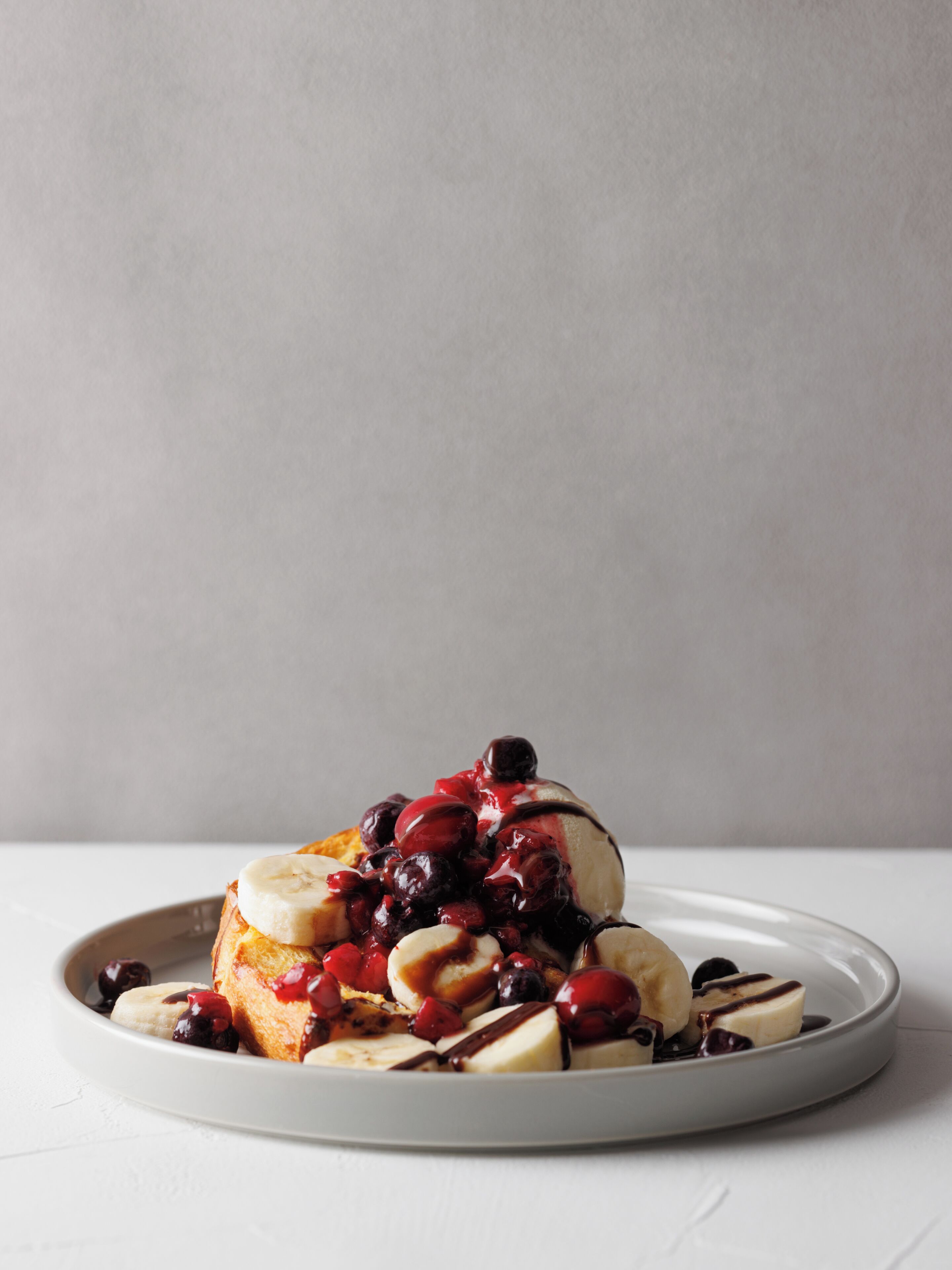 A dessert on a plate.